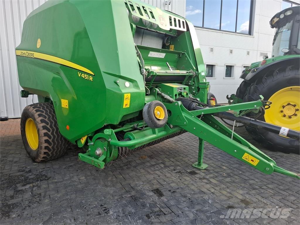 John Deere V451R Stačiakampių ryšulių presai