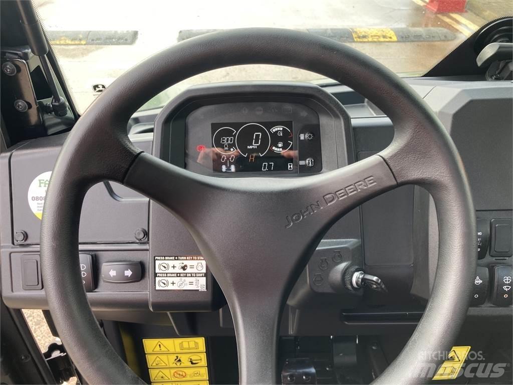 John Deere XUV875M Specializuotos paskirties technika