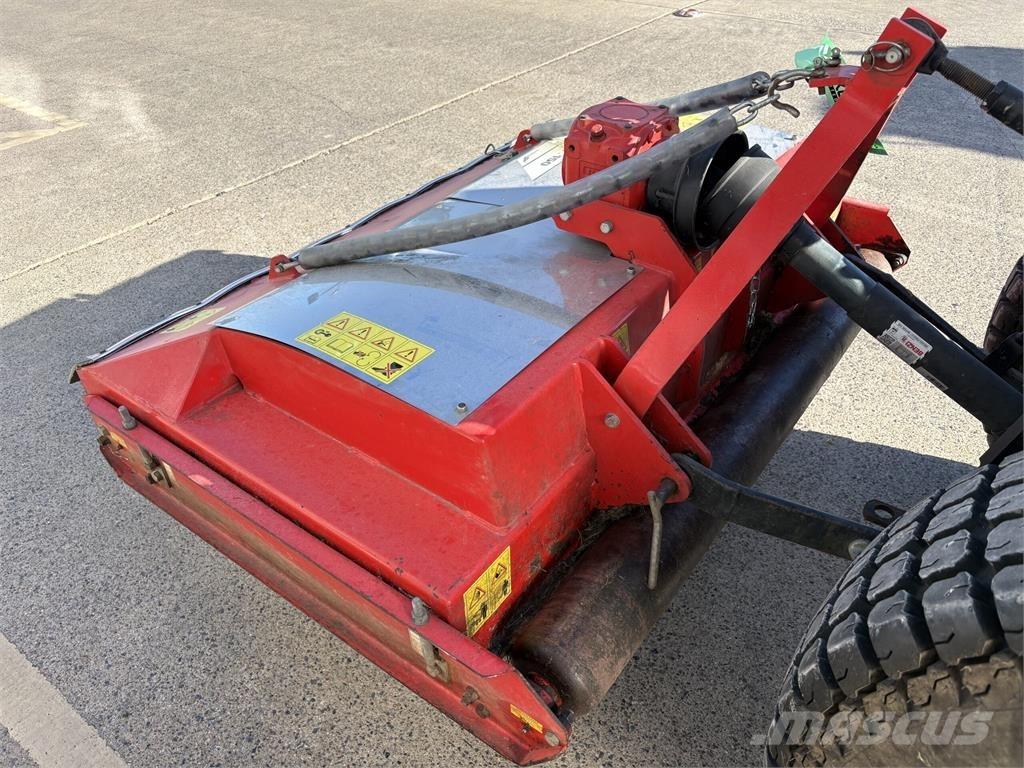 Trimax Striker 150 Montuojamos ir prikabinamos šienapjovės