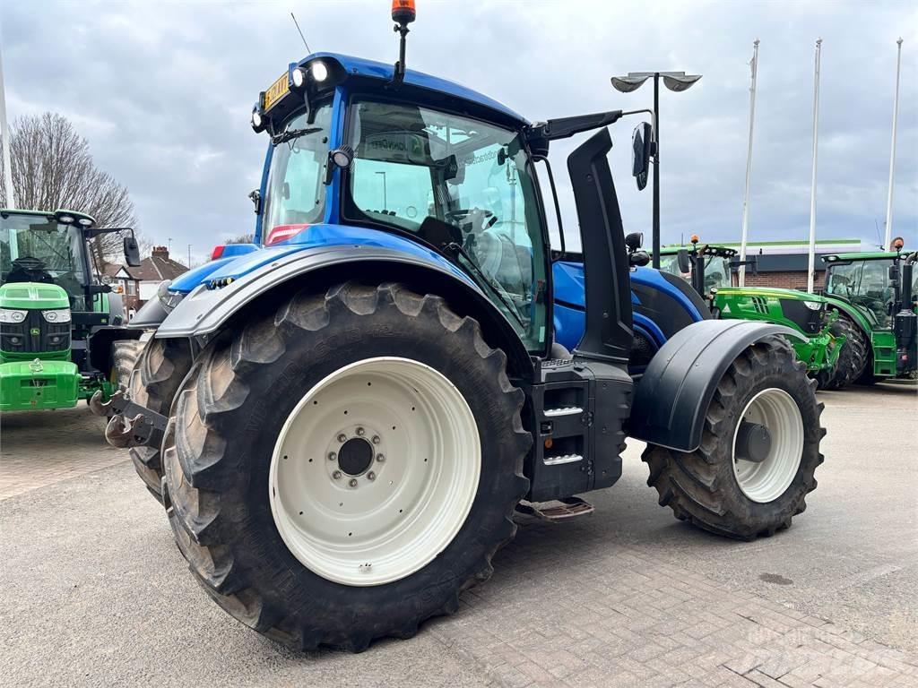 Valtra T234D Traktoriai