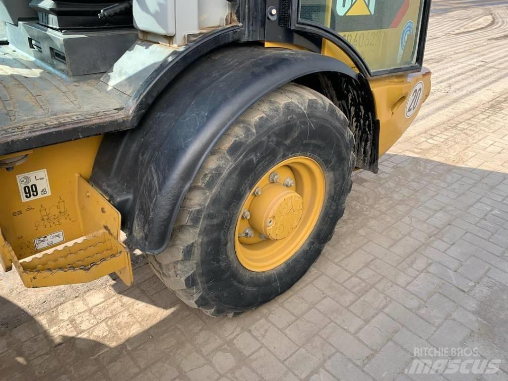 CAT 906 M Naudoti ratiniai krautuvai