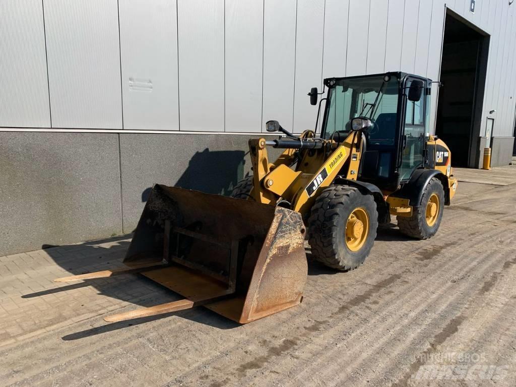 CAT 906 M Naudoti ratiniai krautuvai