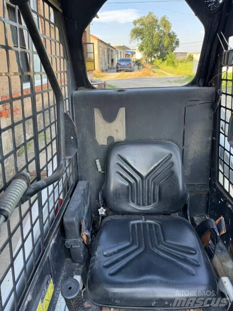 Bobcat S 70 Krautuvai su šoniniu pasukimu