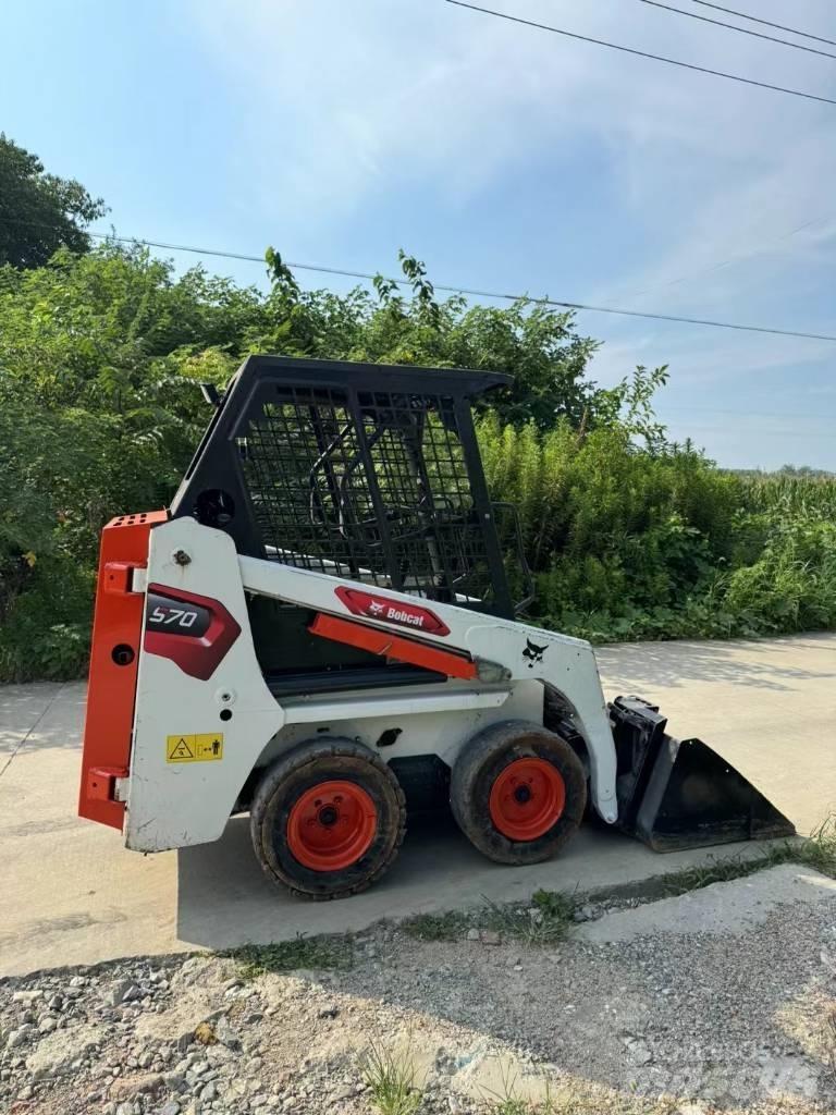 Bobcat S 70 Krautuvai su šoniniu pasukimu