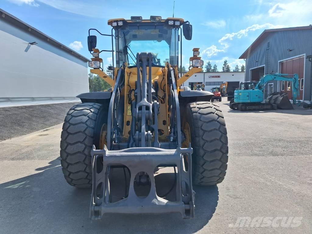 Volvo L90H Naudoti ratiniai krautuvai