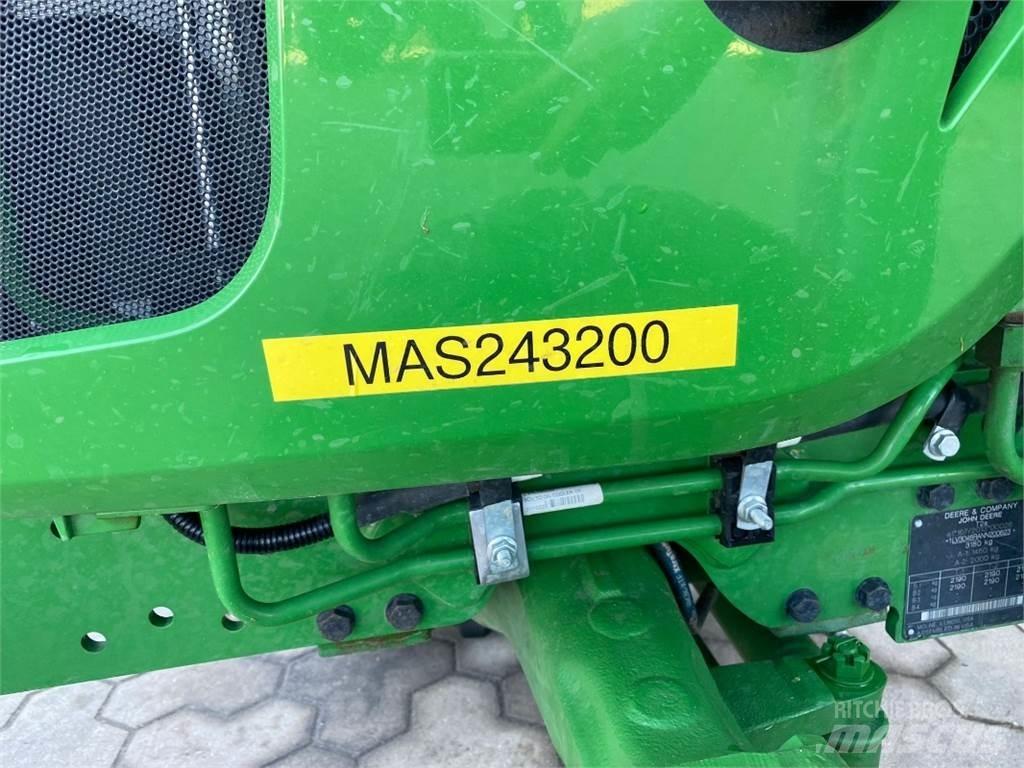 John Deere 3046R Traktoriai