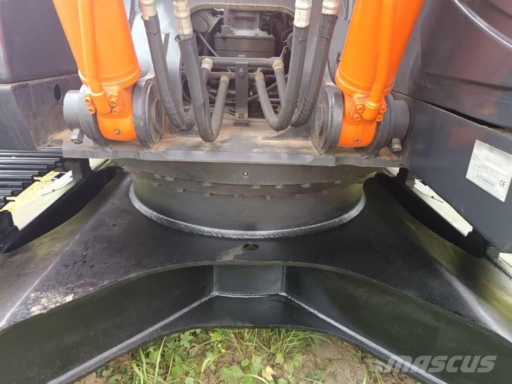 Hitachi ZX 210 Vikšriniai ekskavatoriai