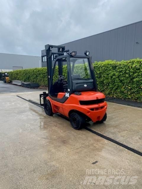 Linde H 30 D-03 Dyzeliniai krautuvai