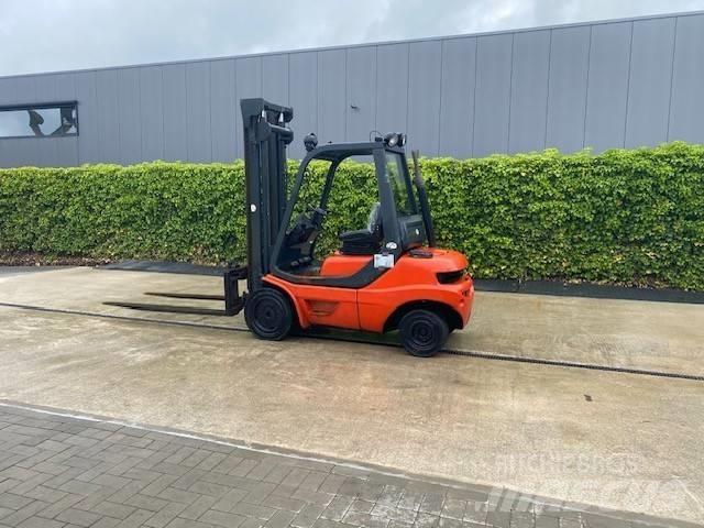Linde H 30 D-03 Dyzeliniai krautuvai