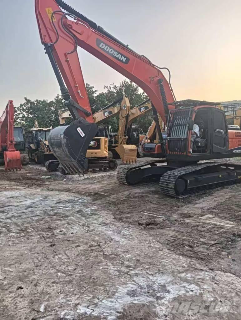 Doosan DX 255 Naudoti ratiniai krautuvai
