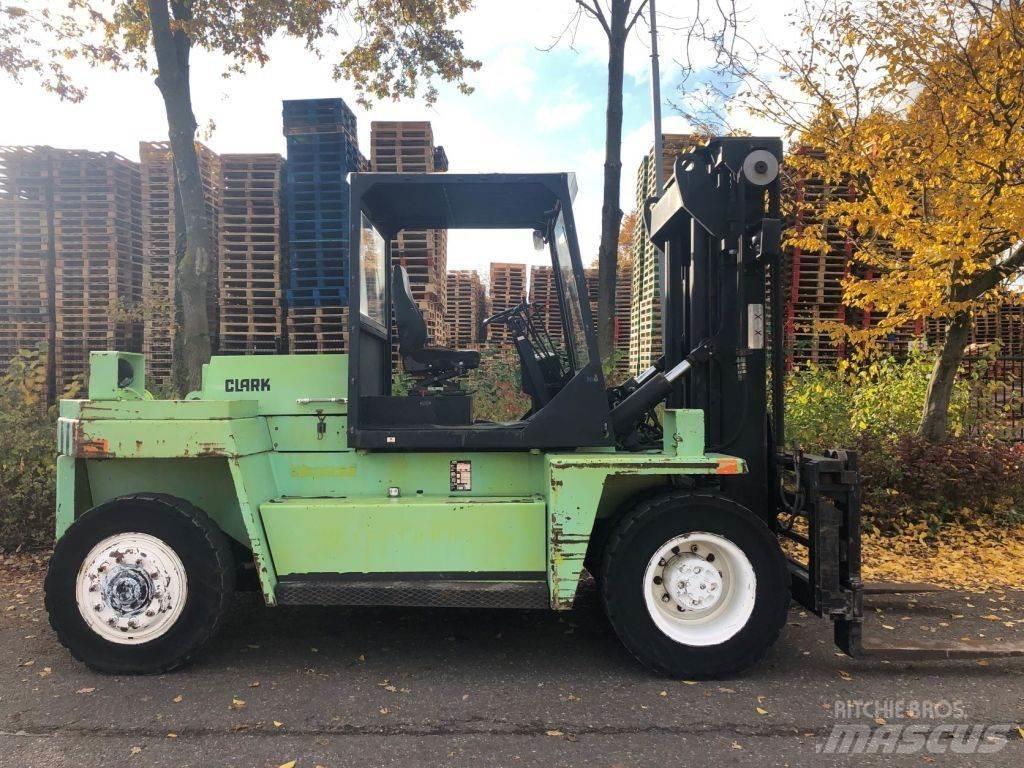 Clark DPL100 Dyzeliniai krautuvai