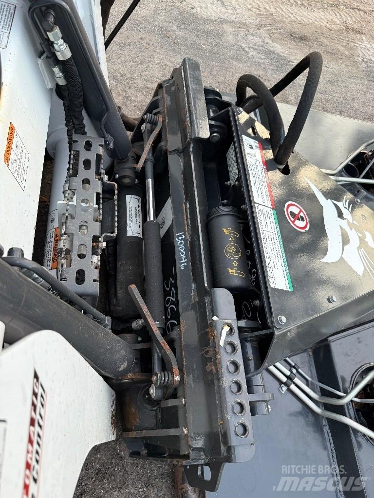 Bobcat T 770 Krautuvai su šoniniu pasukimu