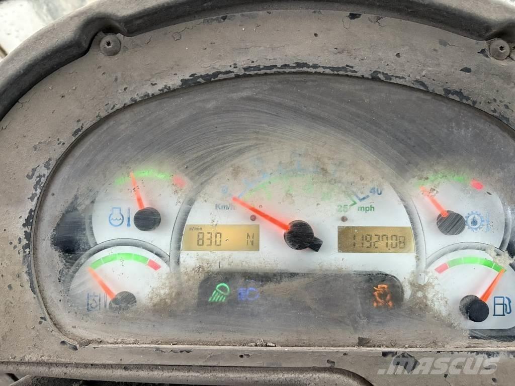 CAT 928 G Naudoti ratiniai krautuvai