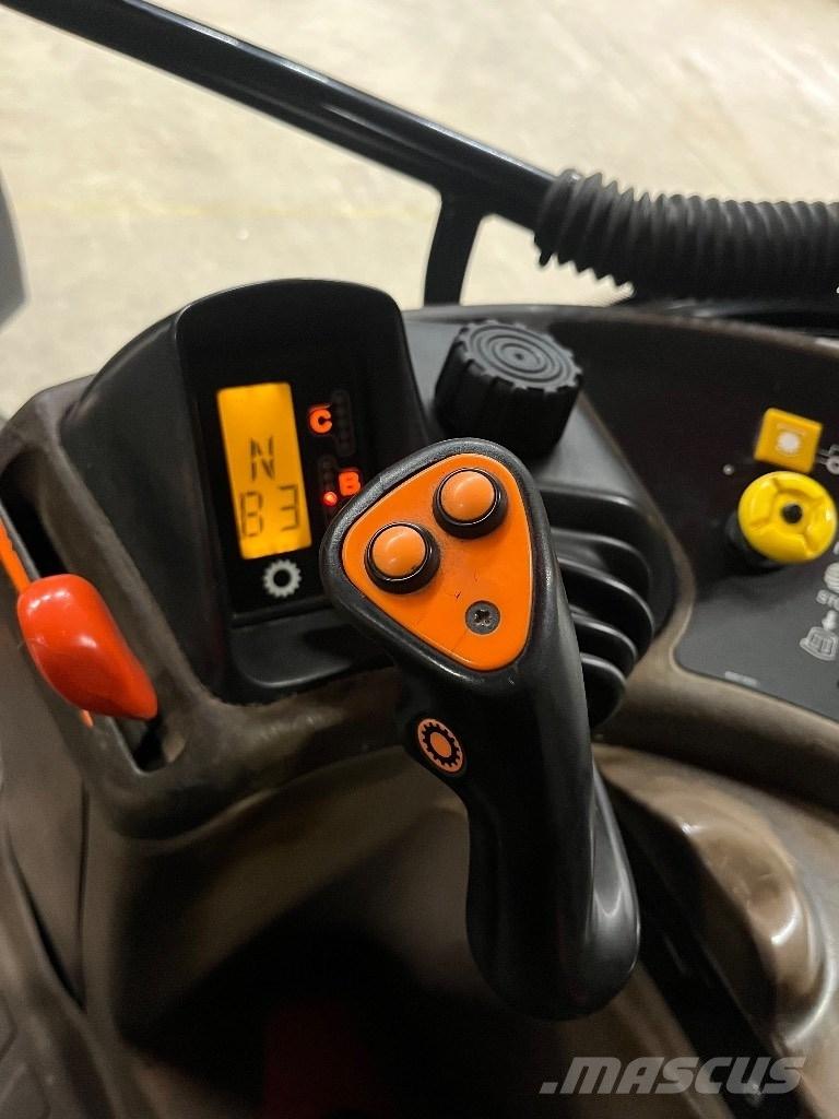 New Holland M 115 Traktoriai