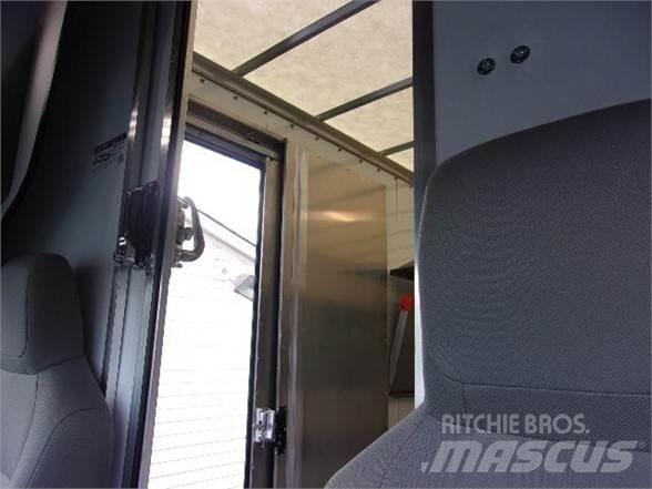 Ford E450 Sunkvežimiai su dengtu kėbulu