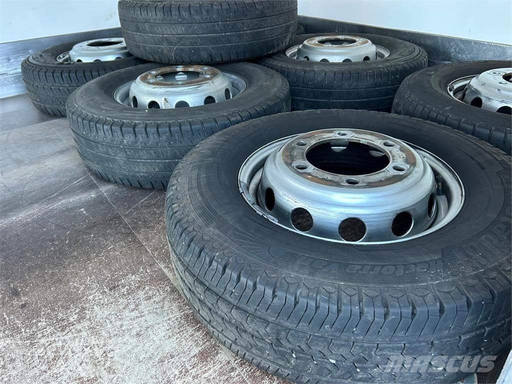 Iveco Daily Krovininiai furgonai