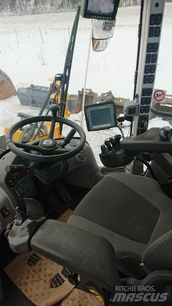 Volvo L120H, UTHYRES Naudoti ratiniai krautuvai