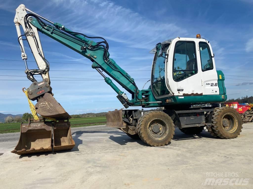 New Holland MH 2.6 Ratiniai ekskavatoriai