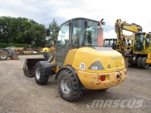 Volvo L 25 B Naudoti ratiniai krautuvai