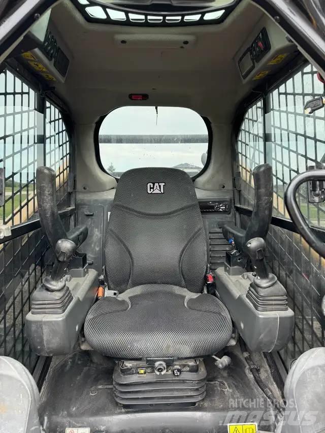 CAT 289 D3 Krautuvai su šoniniu pasukimu