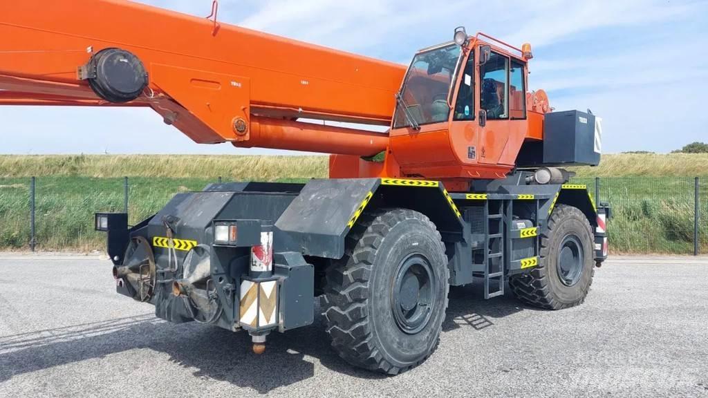 Terex A600 Neapdoroto reljefo kranai
