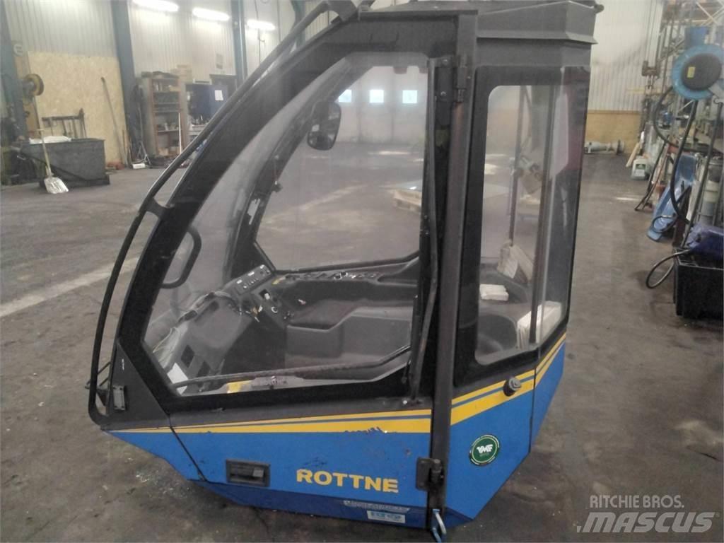 Rottne H20 Kabinos ir salonai