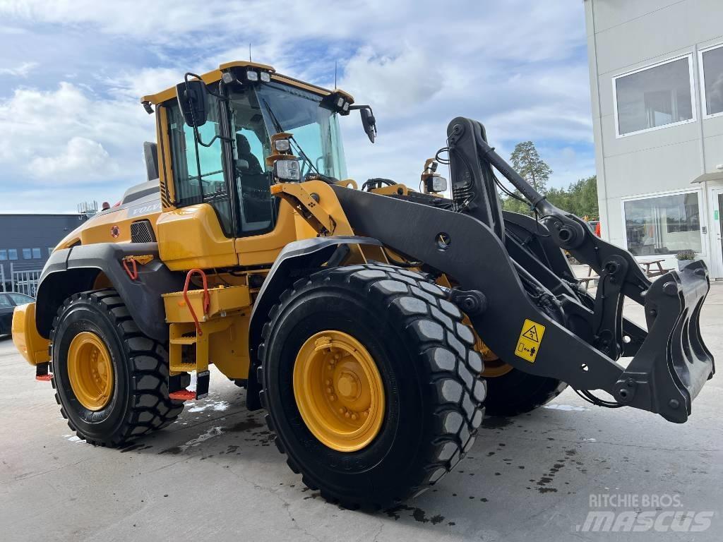 Volvo L110H Naudoti ratiniai krautuvai