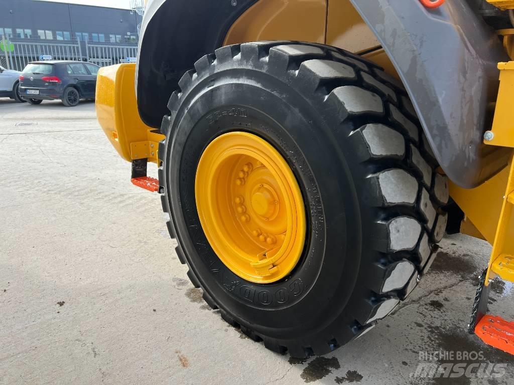 Volvo L110H Naudoti ratiniai krautuvai