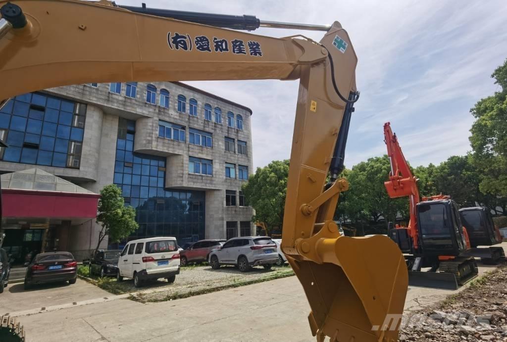 CAT 325 D Vikšriniai ekskavatoriai