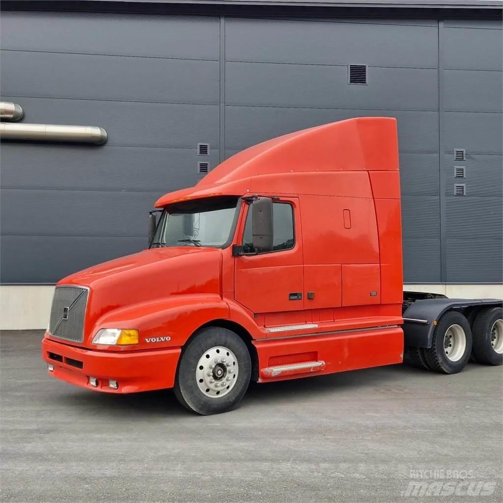 Volvo VNL-4 Naudoti vilkikai
