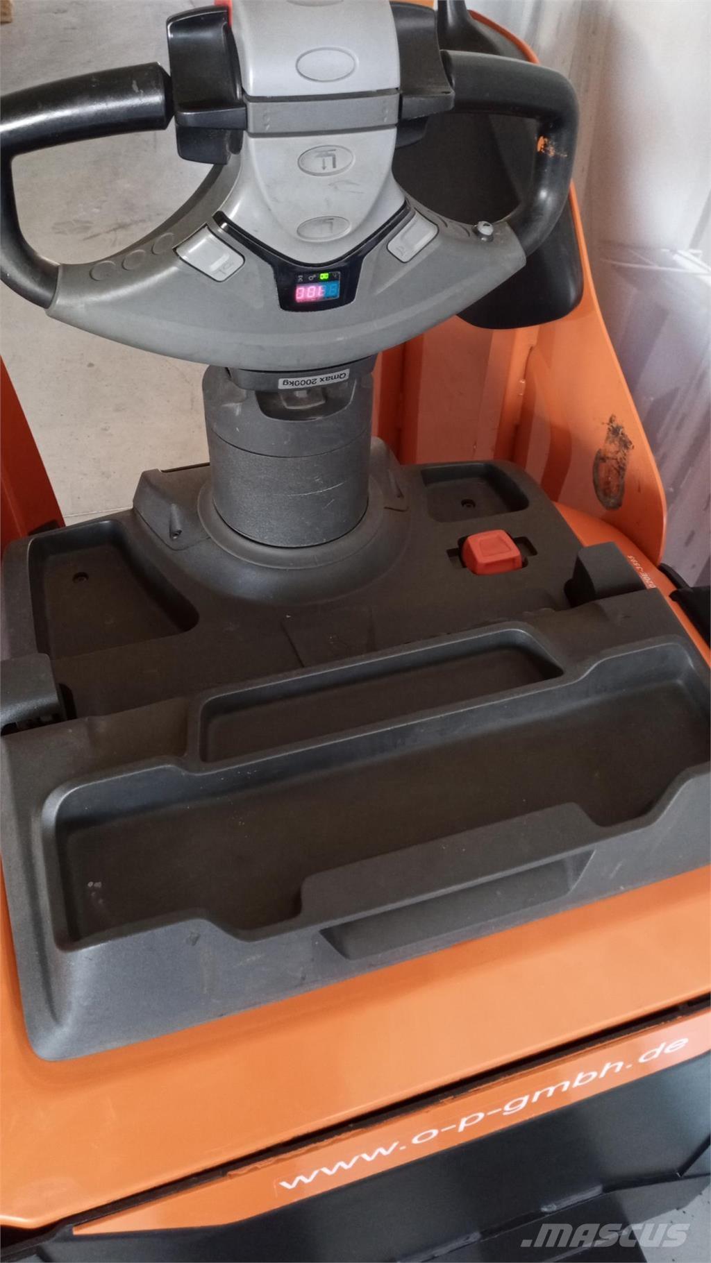 Toyota LPE 200 Rankiniai vėžimėliai