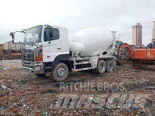 Hino 700 Betonvežiai