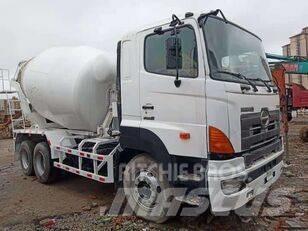 Hino 700 Betonvežiai