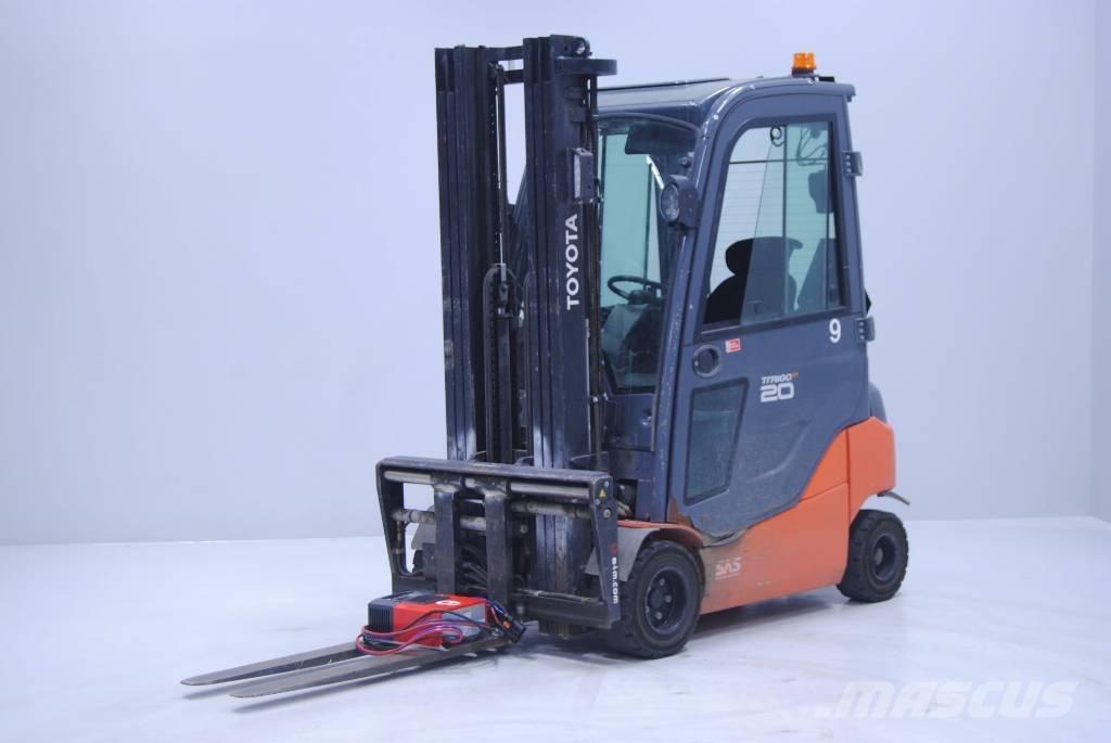 Toyota 8FBMK20T Elektriniai šakiniai krautuvai