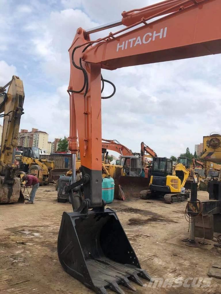 Hitachi EX 200-5 Vikšriniai ekskavatoriai