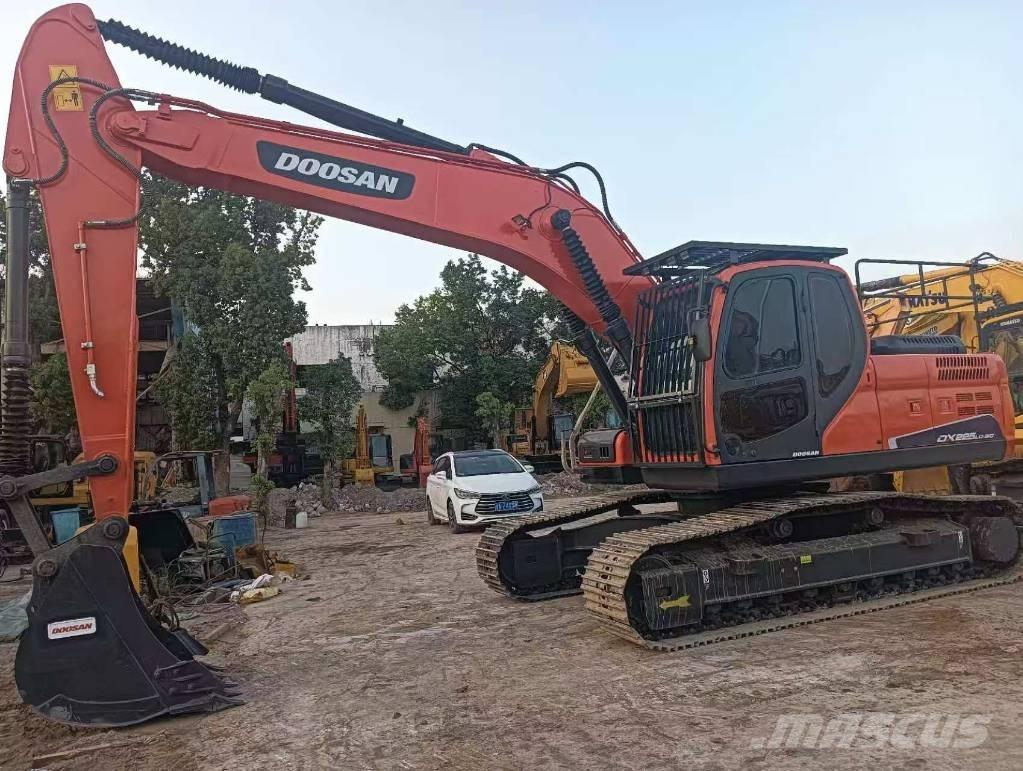 Doosan DX 225 LC Vikšriniai ekskavatoriai