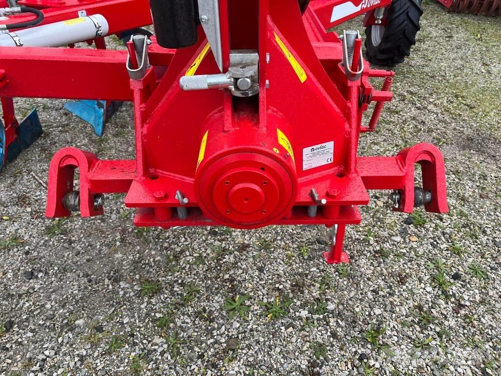 Ovlac Mini NH 7+2 Apverčiamieji plūgai