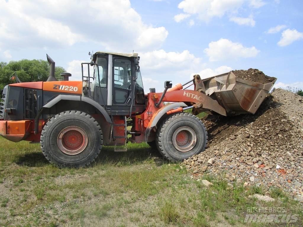 Hitachi ZW 220  Waage Naudoti ratiniai krautuvai
