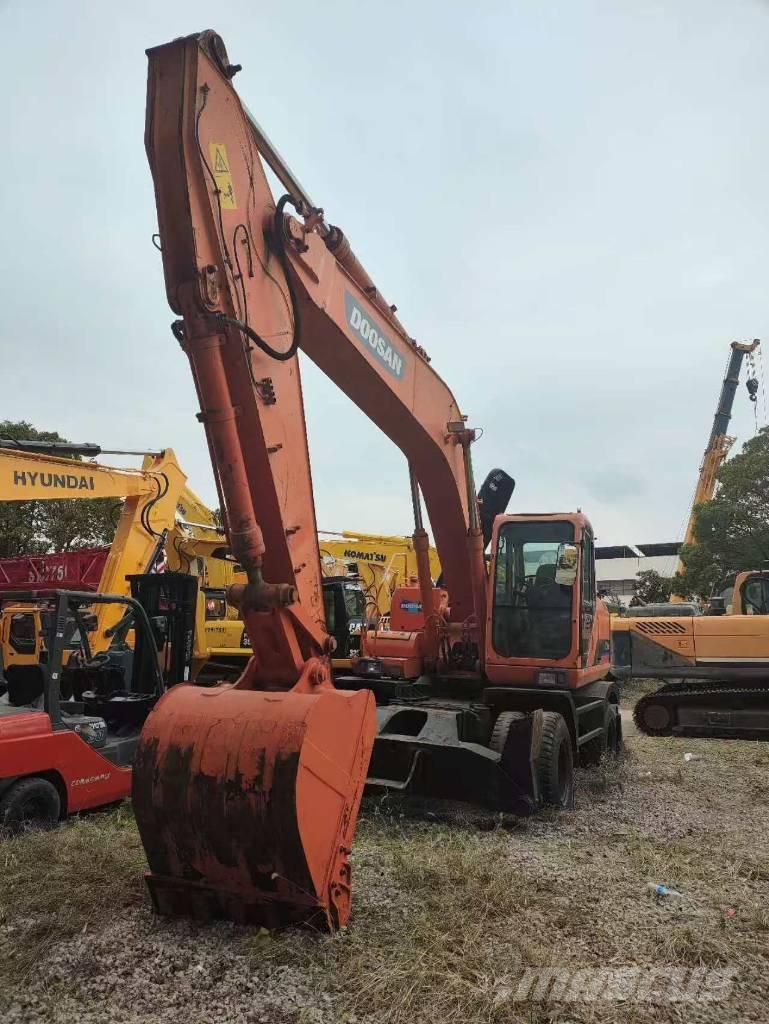 Doosan DH 210 W-7 Ratiniai ekskavatoriai