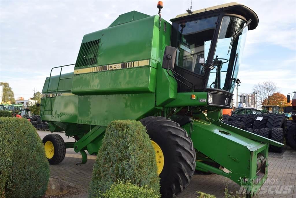 John Deere 1065 Derliaus nuėmimo kombainai