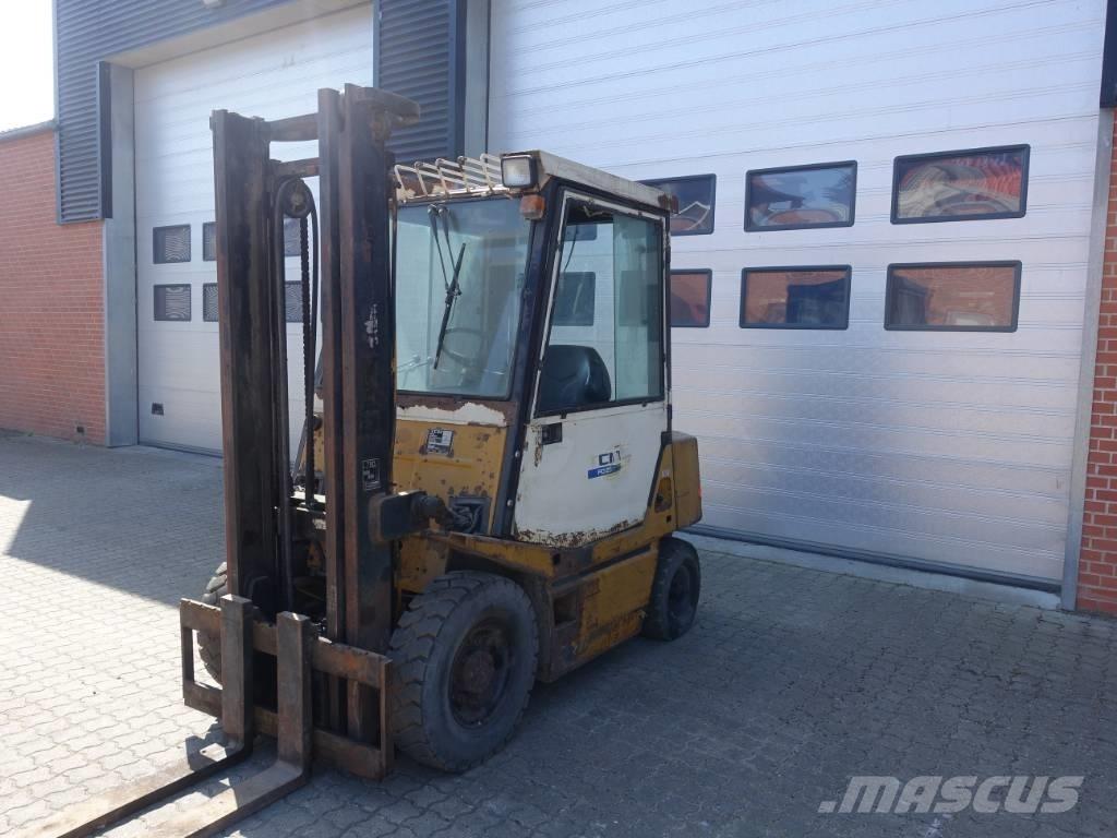 TCM FD 25 Z2 Dyzeliniai krautuvai