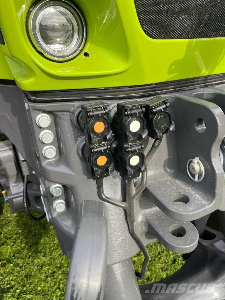 CLAAS AXION 930 Traktoriai