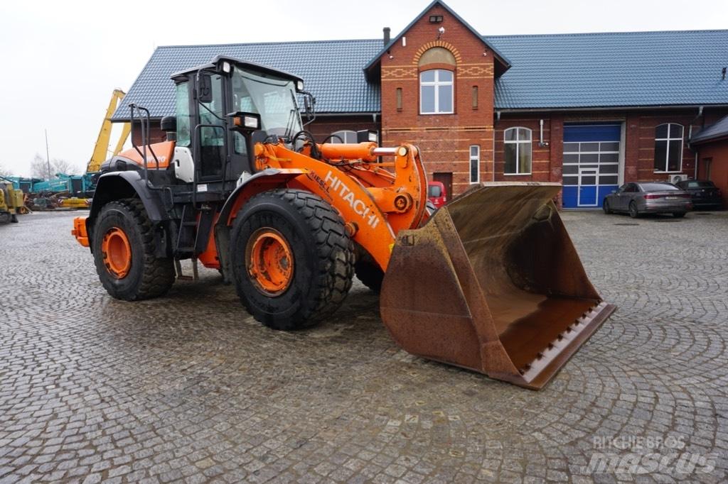 Hitachi ZW 220-5 B Naudoti ratiniai krautuvai