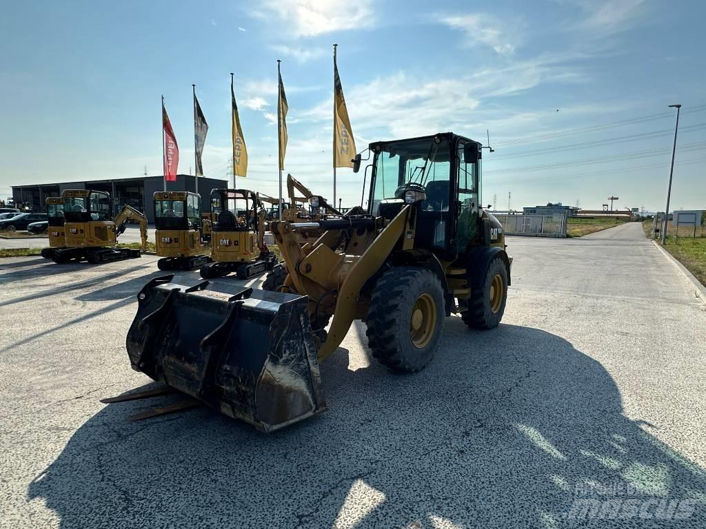 CAT 908M Naudoti ratiniai krautuvai