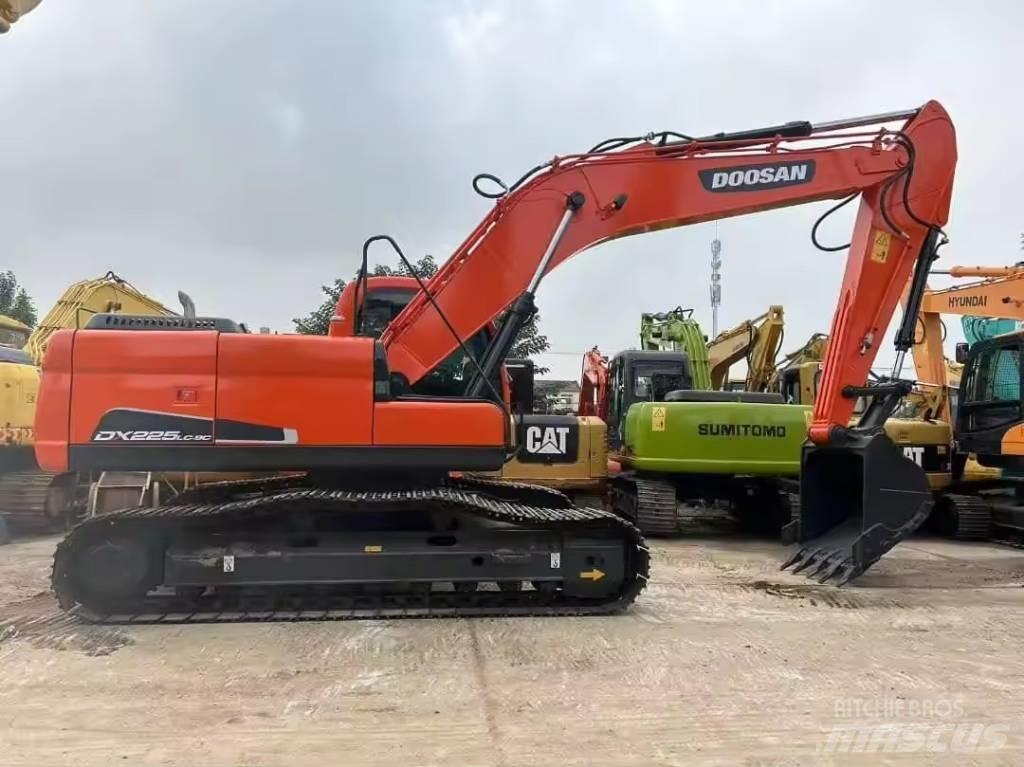 Doosan DX 225 LC-9C Vikšriniai ekskavatoriai