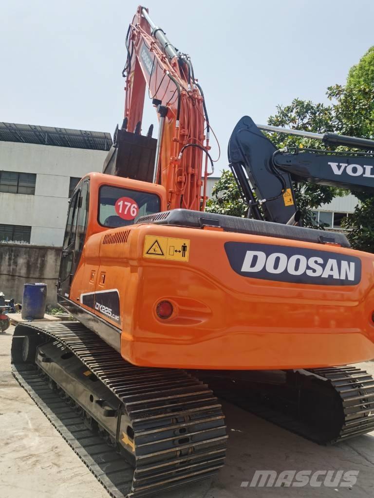 Doosan DX225LC-9C Vikšriniai ekskavatoriai