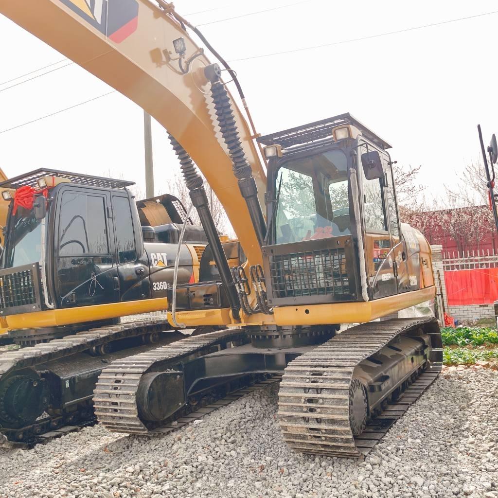 CAT 320D Vikšriniai ekskavatoriai