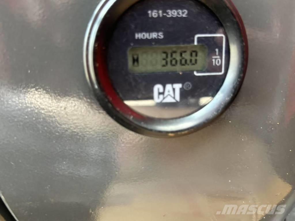 CAT 325 D Vikšriniai ekskavatoriai