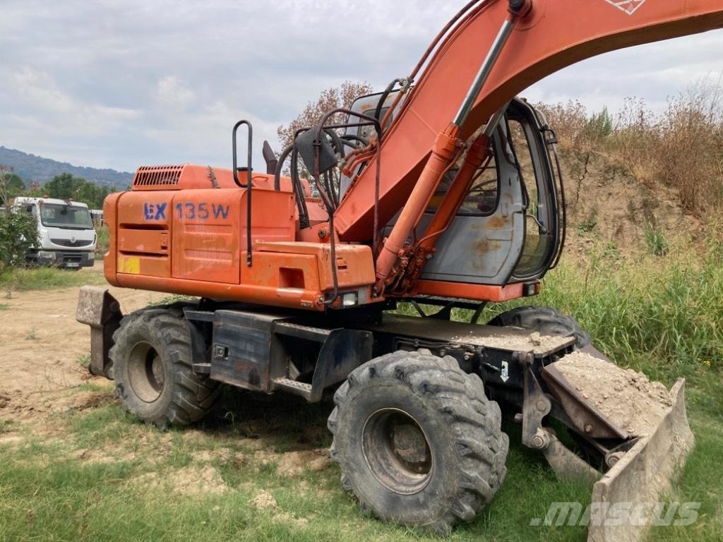 Hitachi EX 135 W Ratiniai ekskavatoriai