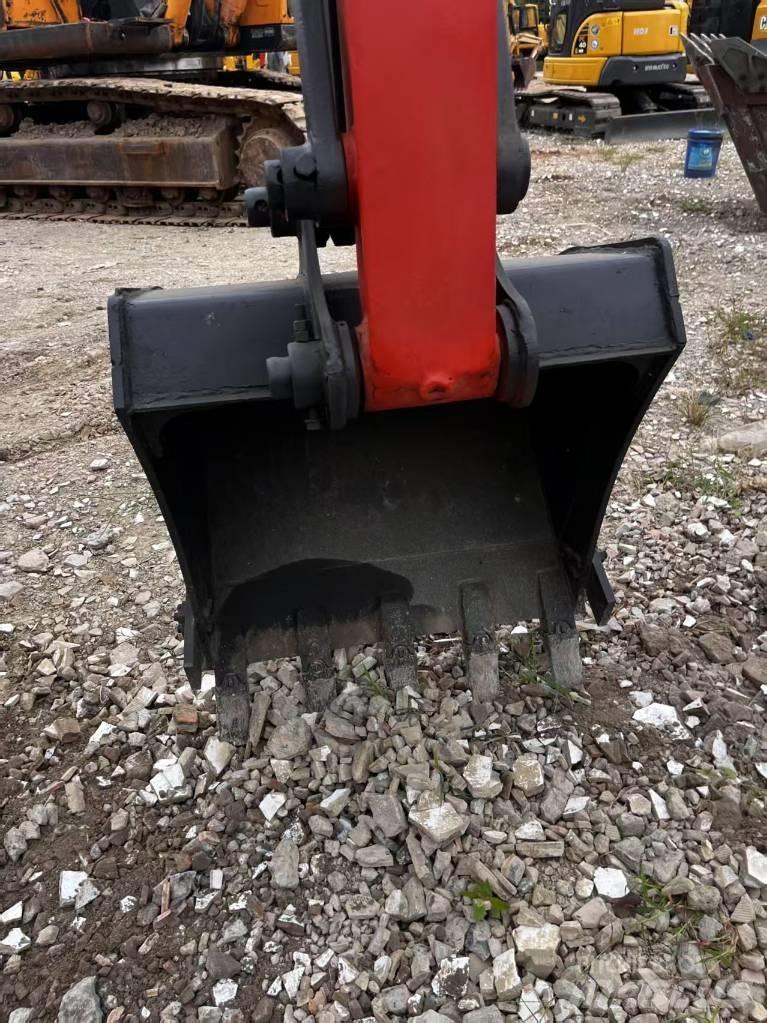 Kubota U 55 Vidutinės galios ekskavatoriai 7-12 t